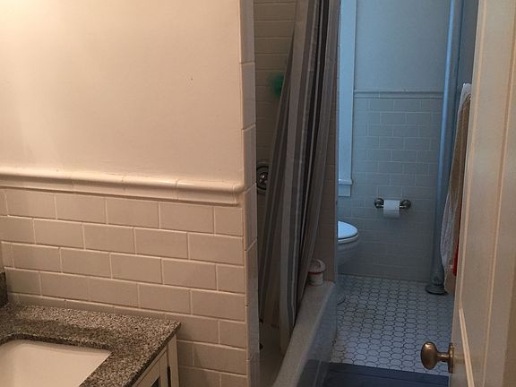 5th image of 525 4th St APT B