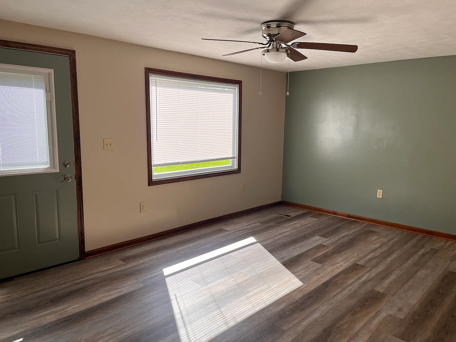 3 bed, 1012 sqft, $1,799 — Photo 4