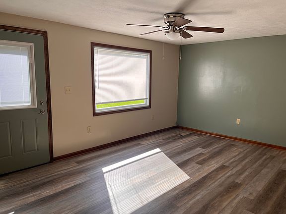 4th image of 443 Morgan Ct