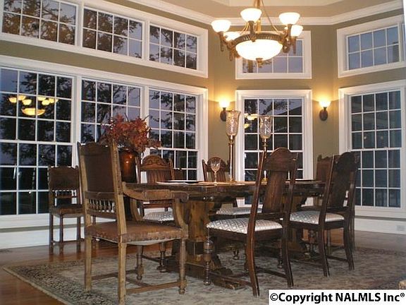 5th image of 111 Railway Ln SE