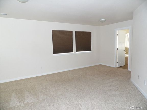 5th image of 16717 Greenleaf Ave SE