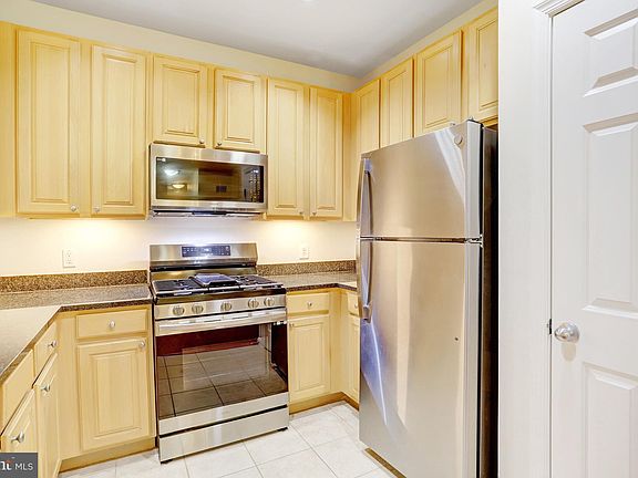 5th image of 2465 Army Navy Dr #1-108