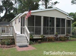 405 Shoreline Dr, Atlantic Beach, NC 28512