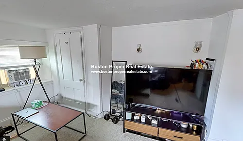 58 Anderson St Photo 1