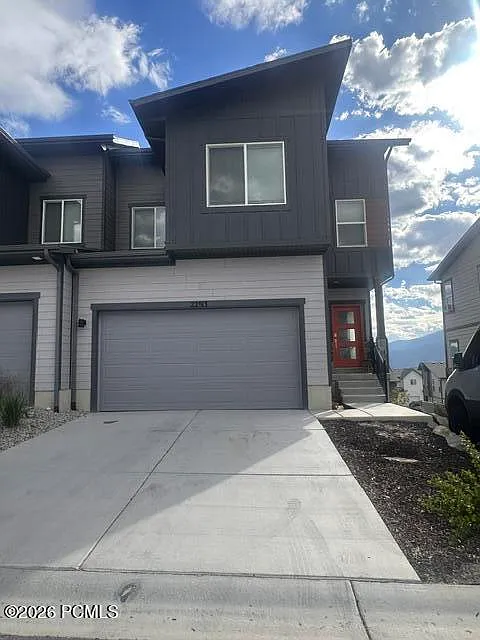 4 bed, 3.5 bath, 2775 sqft, $3,650 — Photo 2