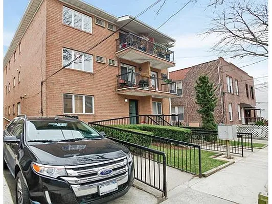 Sold by Calabrese Real Estate | media 10