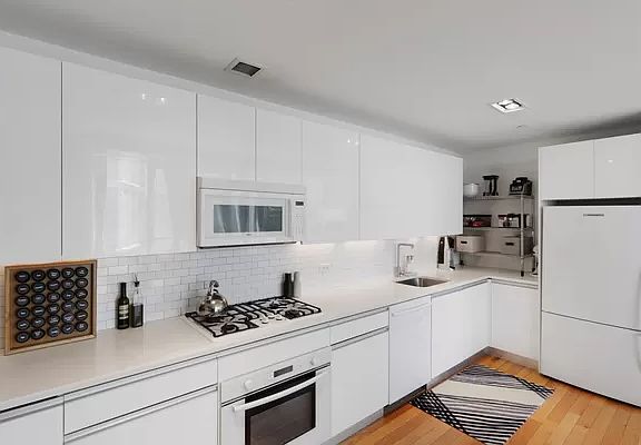 5th image of 904 Pacific St APT 304