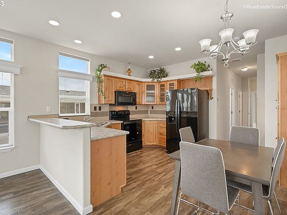 4th image of 4155 NE Three Mile Ln Unit 145