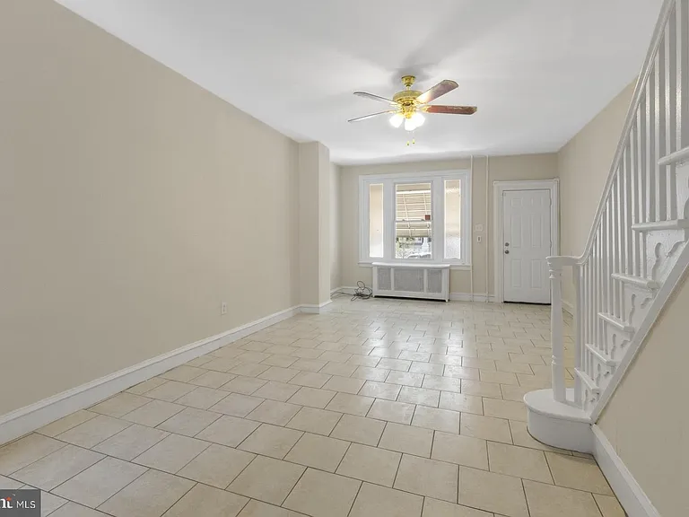 2323 E Cambria St — Photo 3