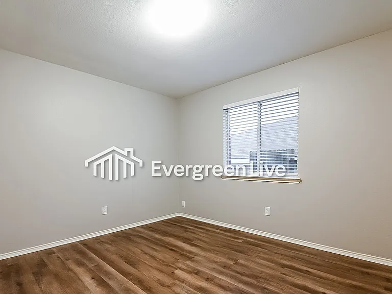 6624 Jollyn Ct — Photo 12