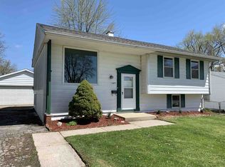 1427 Cinnamon Rd, Fort Wayne, IN 46825