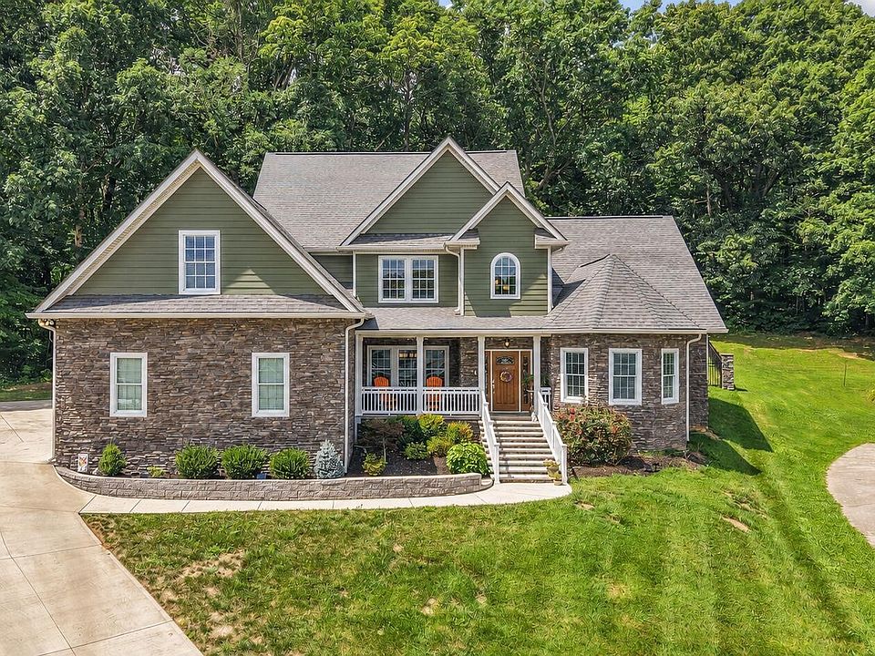 1st image of 3045 Port Royal Ln