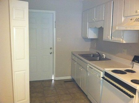 4th image of 2775 Vance Dr NW