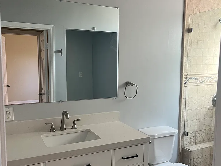 1391 N Altadena Dr #B — Photo 11