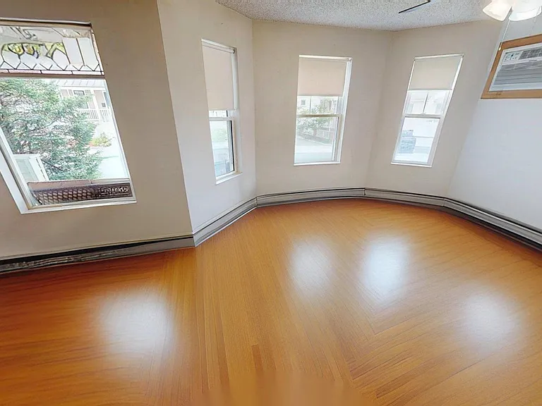 27 Princeton St #1 — Photo 16