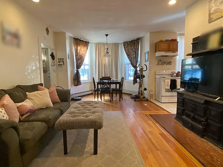 1781 Beacon St #4 — Photo 4
