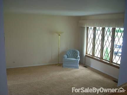 kitchen
						:
						dining area