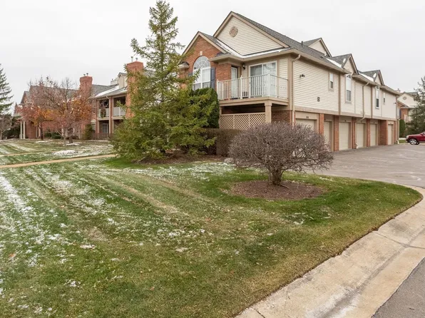 3563 Oakmonte Blvd, Rochester, MI 48306