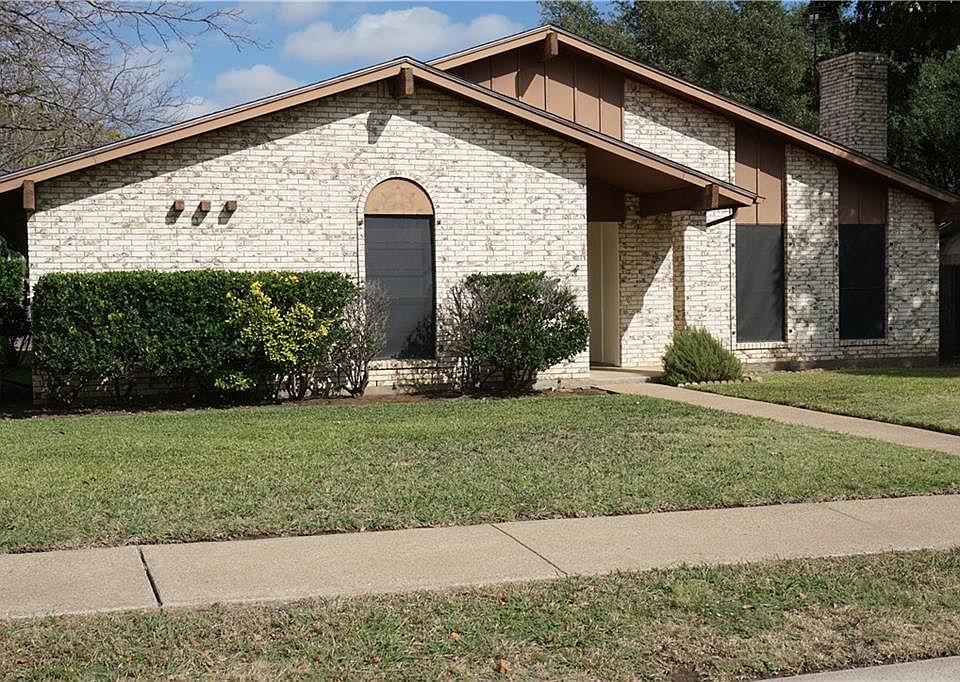 1st image of 2217 Village Green Dr