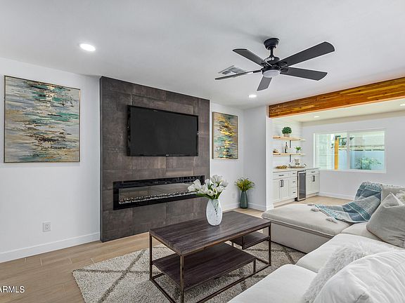 3rd image of 2715 W LOBO Avenue