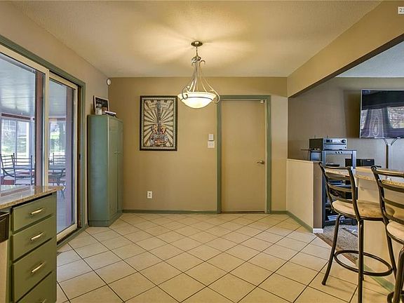 4th image of 4008 S Milton Dr