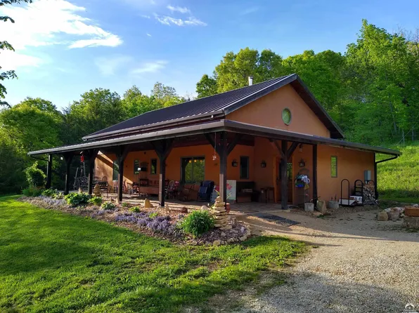 3395 Buck Creek Rd, Oskaloosa, KS 66066