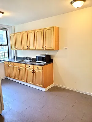 Rented by Bouklis Group | media 8