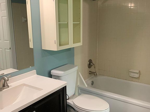 5th image of 10836 Lakehurst Ct