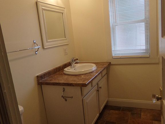5th image of 416 Glen St #6