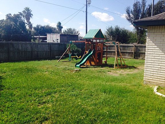 4th image of 4307 Americana Ln