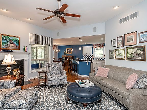 4th image of 4351 Saint Cloud Way