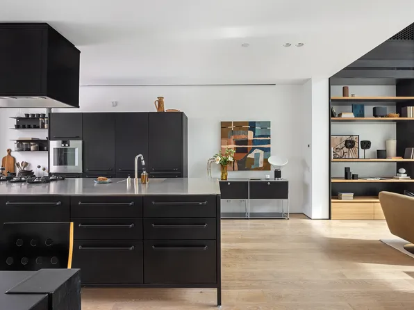 455 West 19th Street image 9 of 25