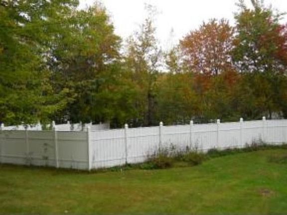 4th image of 51 Mary Ann Ave