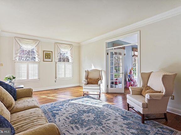 3rd image of 3128 Fox Valley Dr