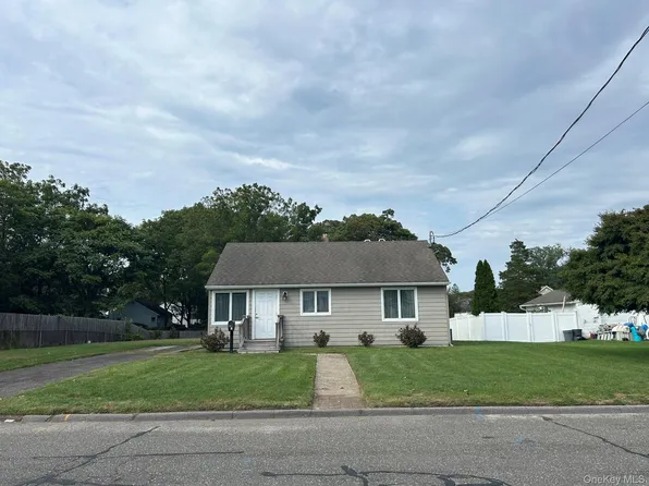 14 Market Street, Centereach, NY 11720