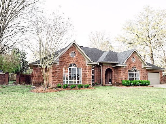 2nd image of 153 Hunnington Dr