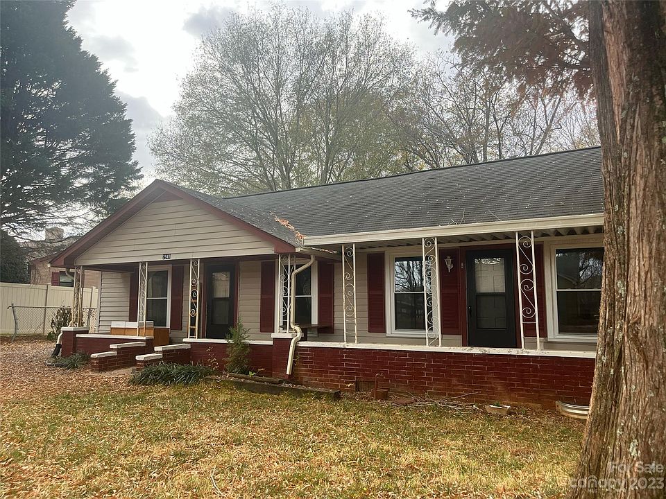 1st image of 2949 N Lookout St