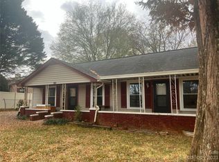 2949 N Lookout St, Claremont, NC 28610
