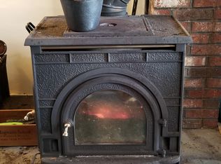 59 Lewiston St, Mechanic Falls, ME 04256