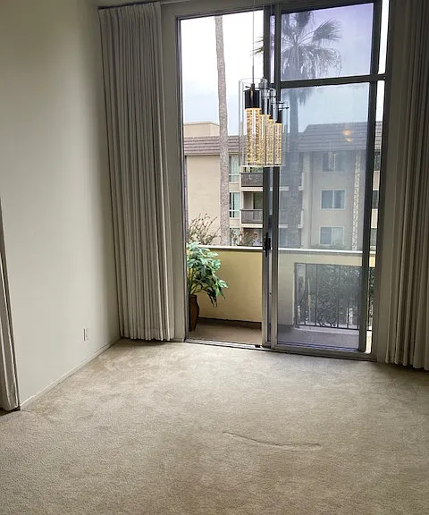 Dining Rm Balcony
