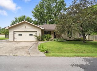 1801 W Cherokee St, Springfield, MO 65807