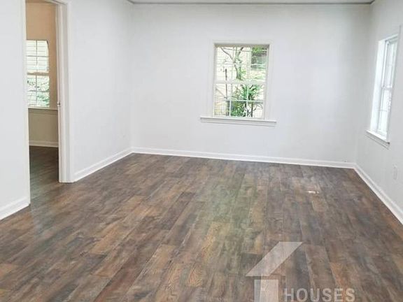 2nd image of 100 Hudson St