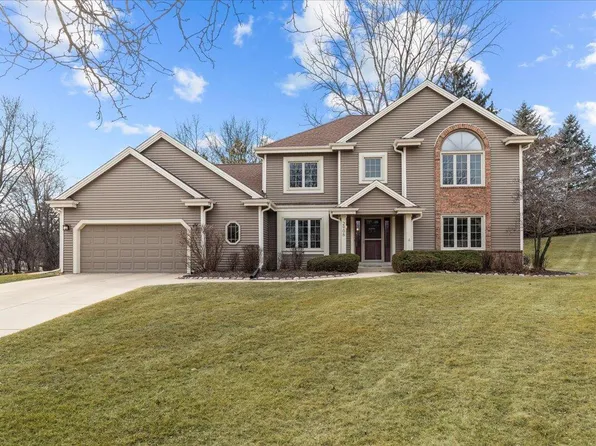 2906 Skyline COURT, Waukesha, WI 53188