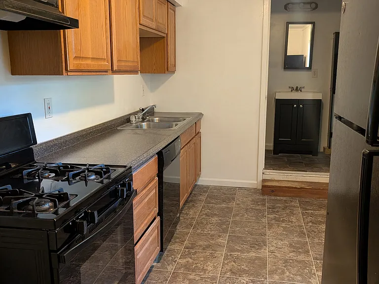 76 1st Ave #3 — Photo 8