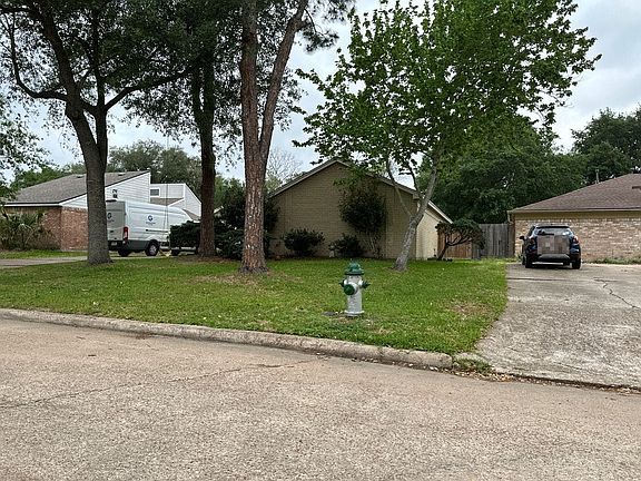 3rd image of 20234 Pittsford Dr