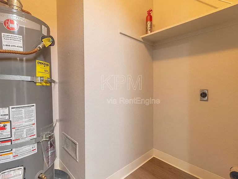 Stamford Court Apartments — Photo 11