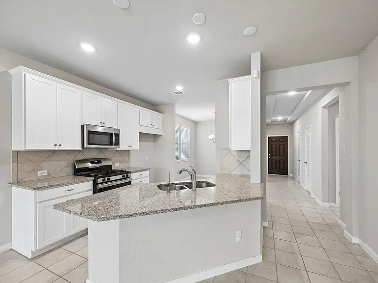 18111 Alora Springs Trc — Photo 11