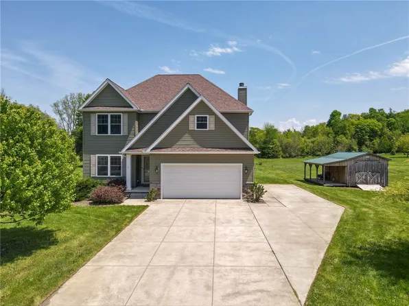 10031 Aubury Rd, Waterford, PA 16441