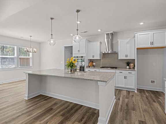 2nd image of 558 Wild Ginger Loop