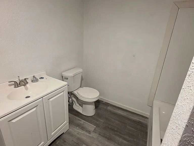 107 Grundy St — Photo 7